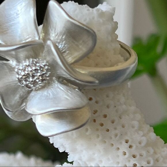 Sheila Fajl Brushed Silver Flower CZ Statement Ring - Picture 6 of 11